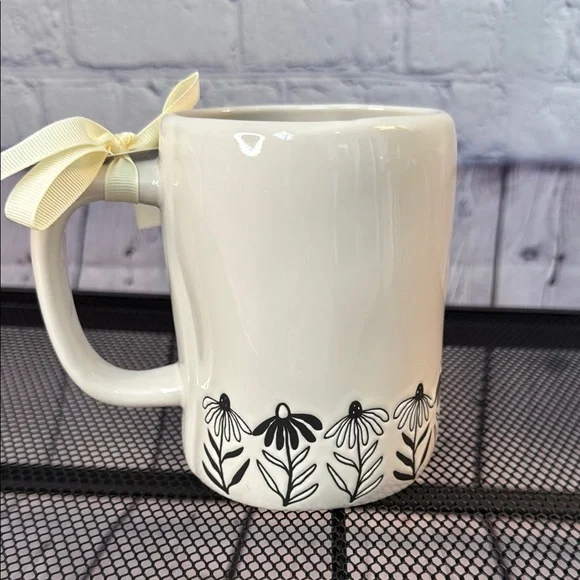 Rae Dunn “Hello Sunshine” Mug - Picture 2 of 3